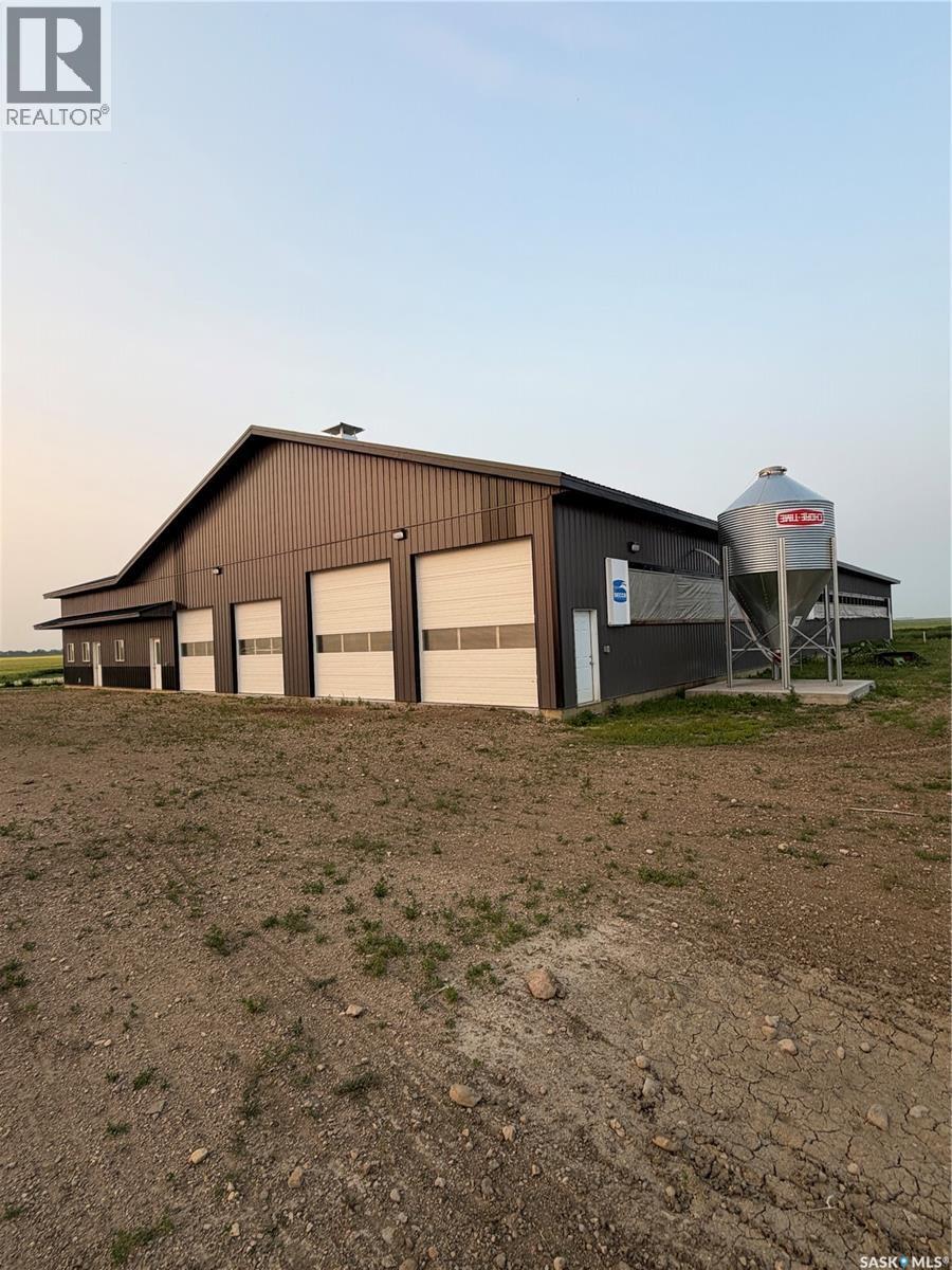 Dairy Farm, Laird Rm No. 404, SK