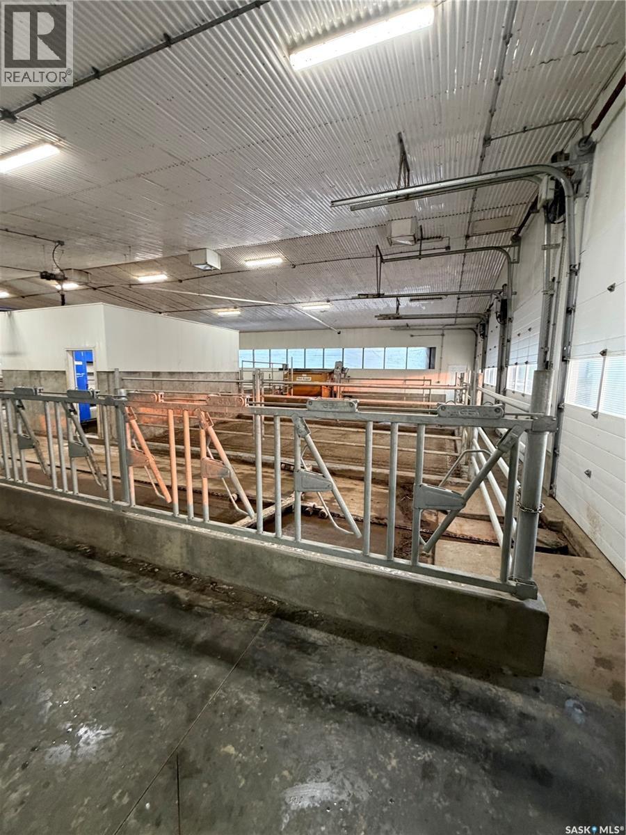 Dairy Farm, Laird Rm No. 404, SK