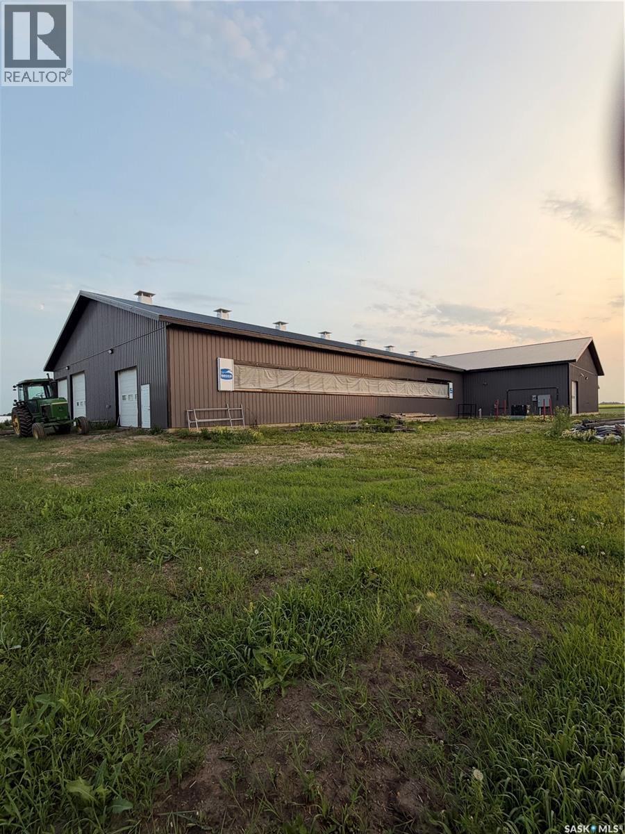 Dairy Farm, Laird Rm No. 404, SK