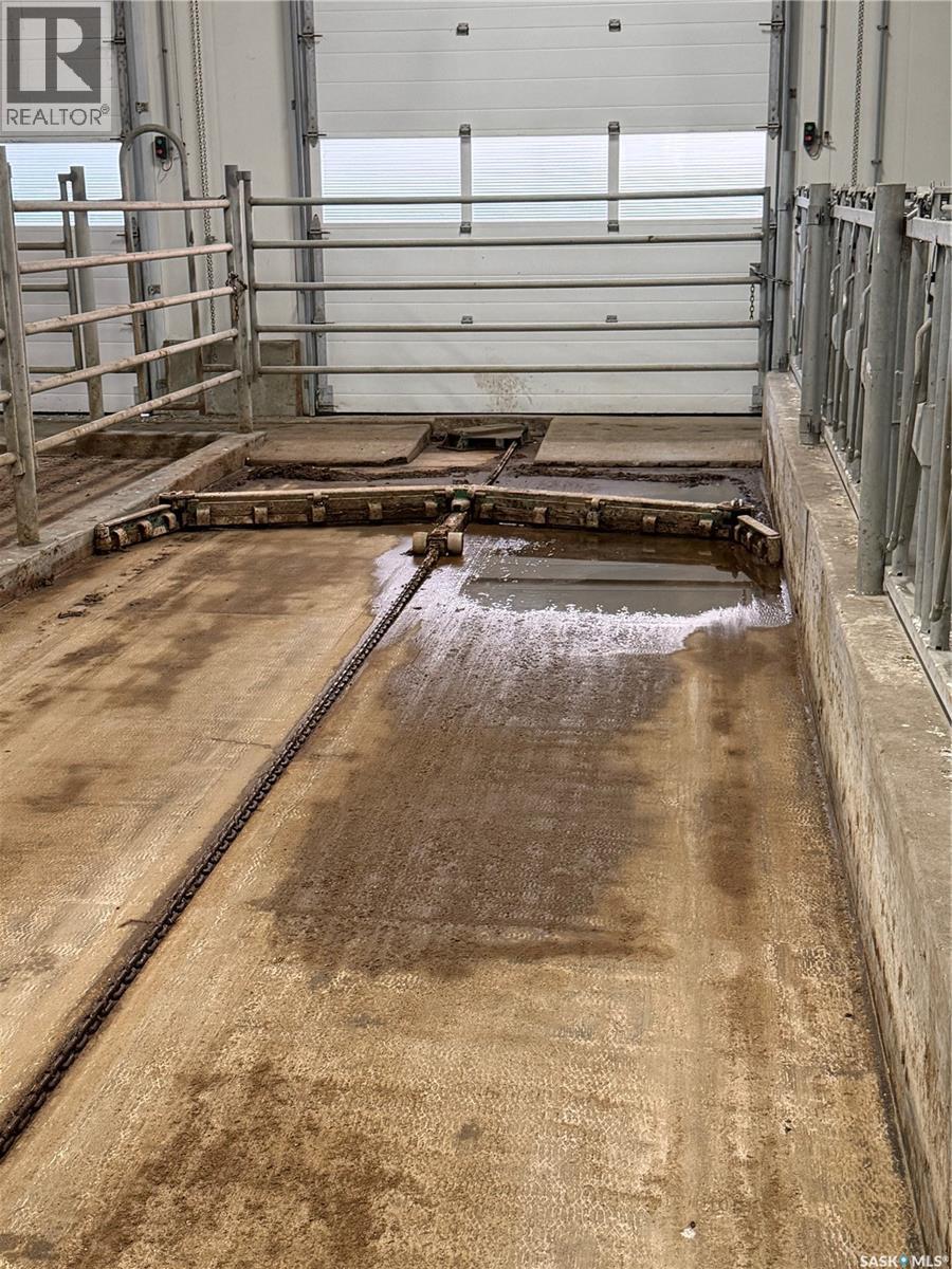 Dairy Farm, Laird Rm No. 404, SK