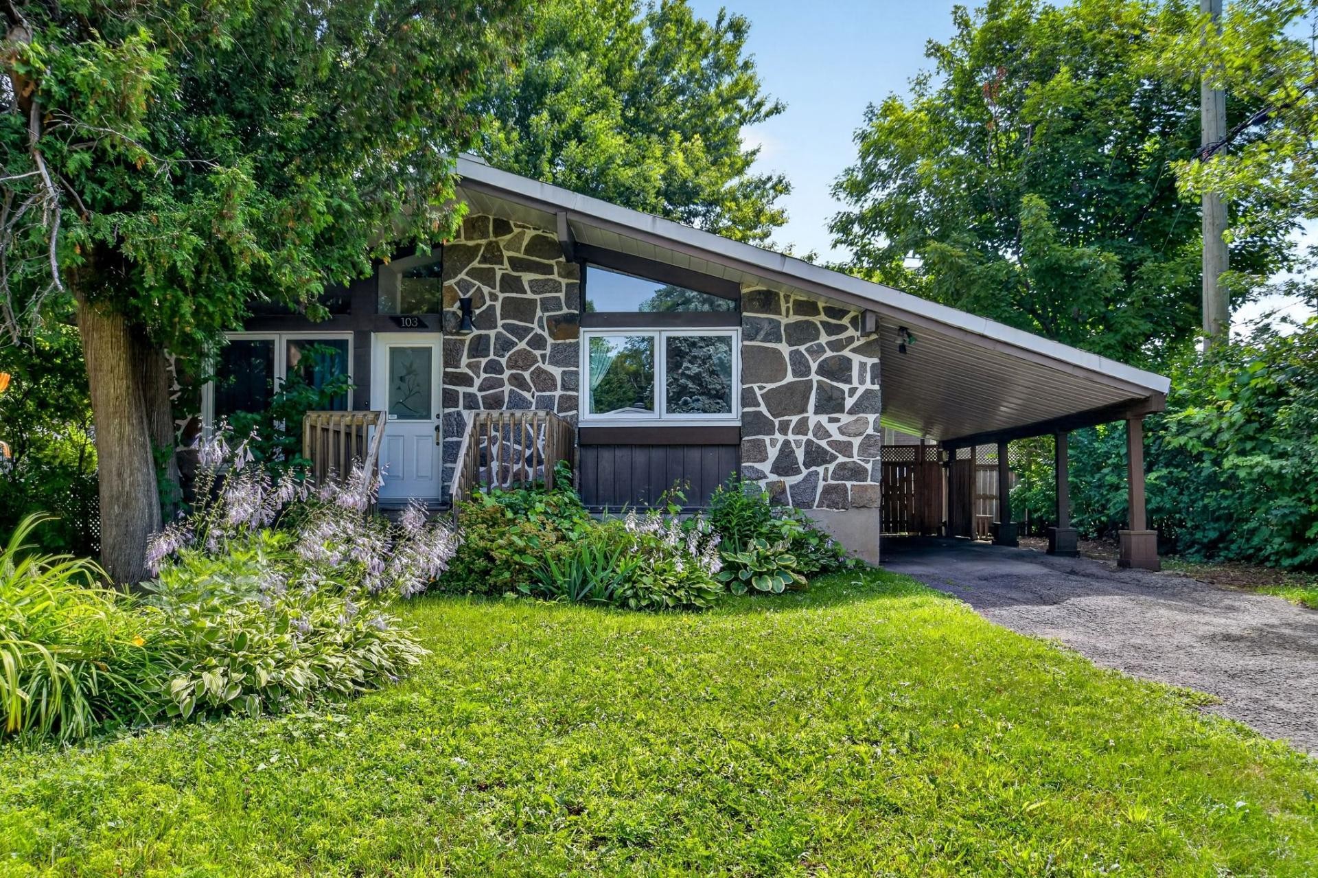 Front of Structure - 103 Rue Duvernay, Saint-Jérôme, QC - Outdoor