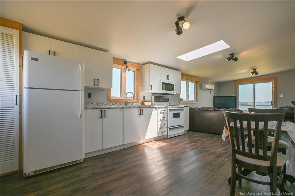 1990 Chatillon St, Maisonnette, NB