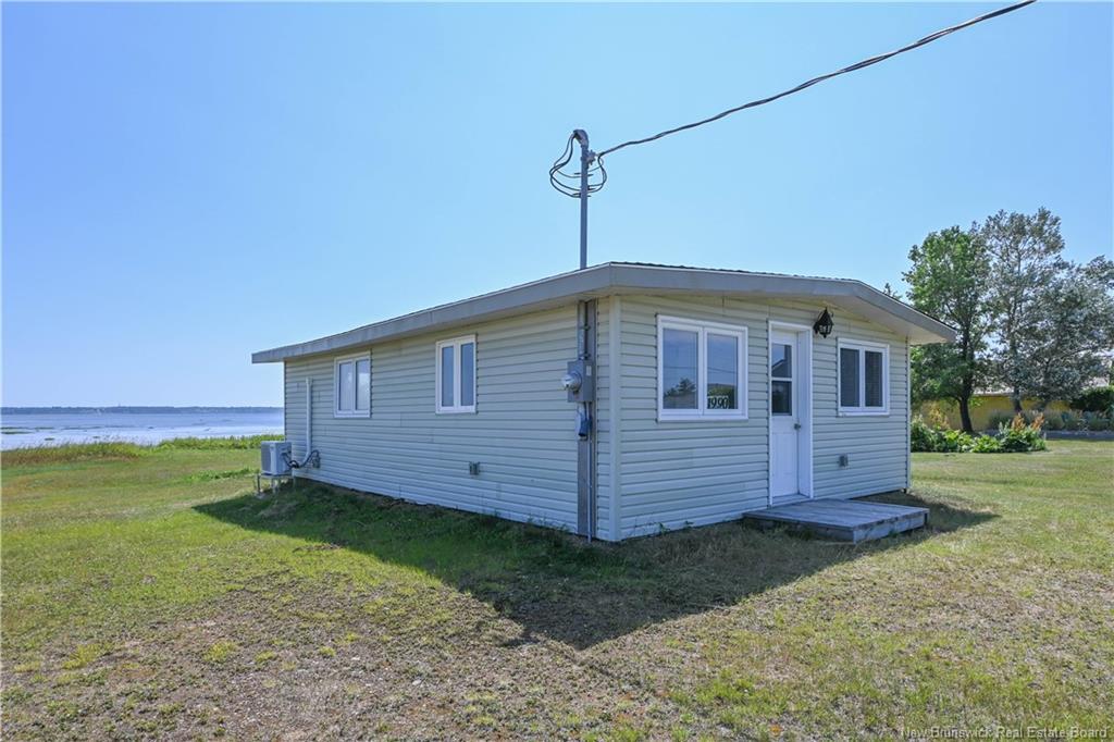 1990 Chatillon St, Maisonnette, NB