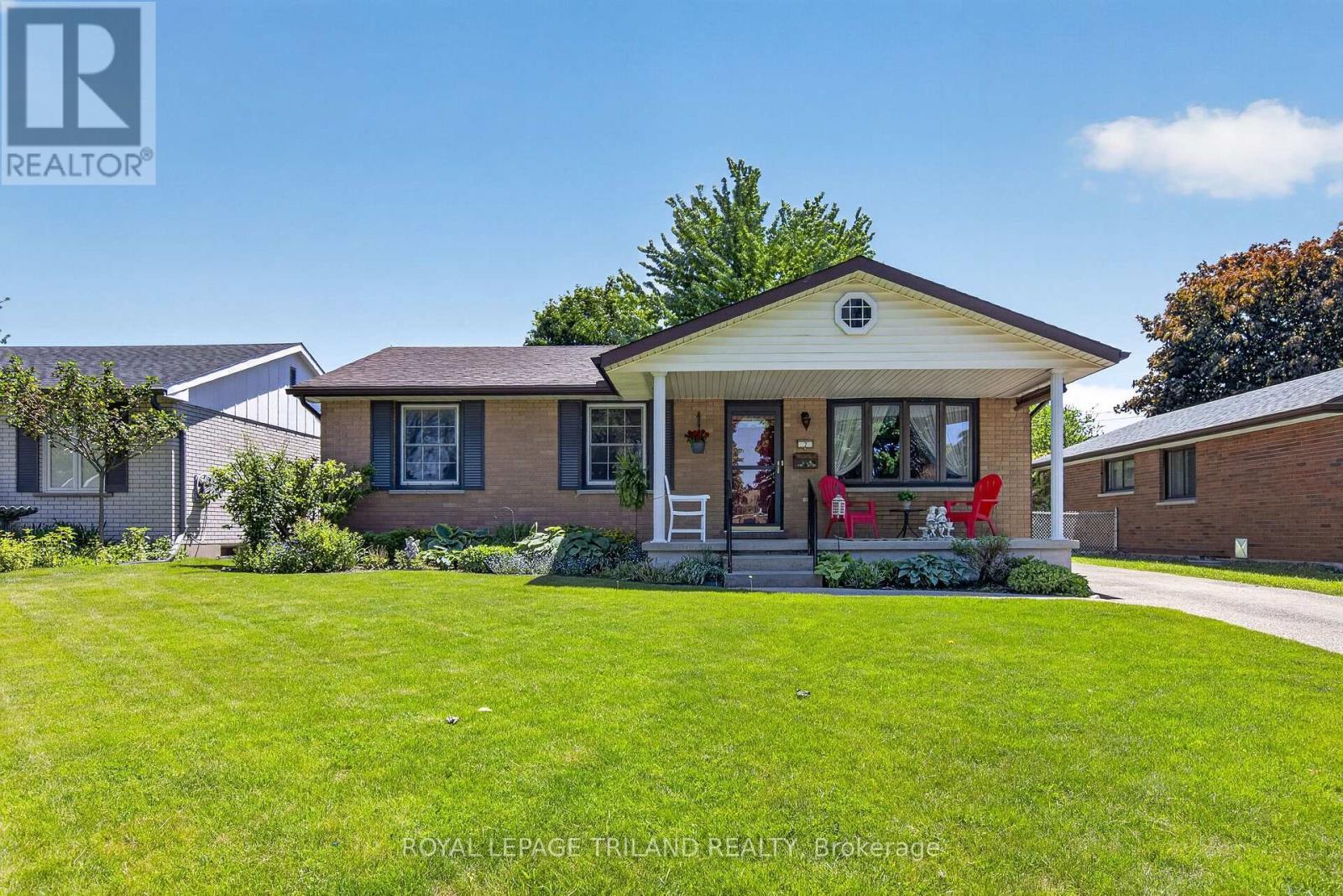 7 Thompson Avenue, St. Thomas, ON - Outdoor With Deck Patio Veranda With Facade