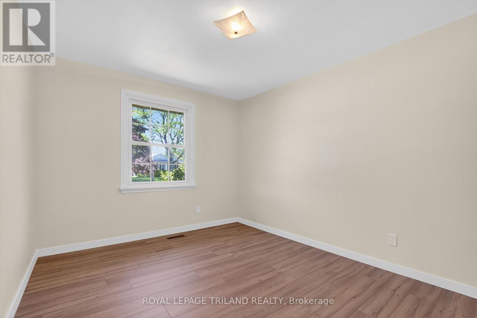 7 Thompson Avenue, St. Thomas, ON - Indoor Photo Showing Other Room