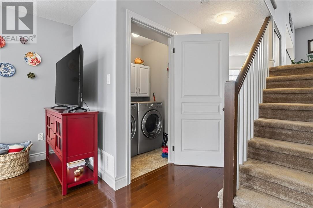 3 Silverberry, Lively, ON - Indoor