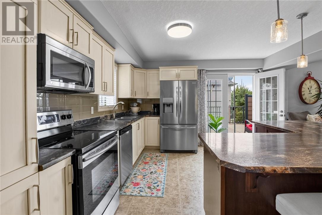 3 Silverberry, Lively, ON - Indoor Photo Showing Kitchen