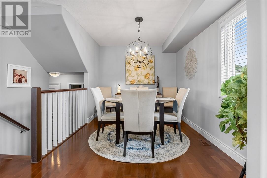 3 Silverberry, Lively, ON - Indoor Photo Showing Dining Room