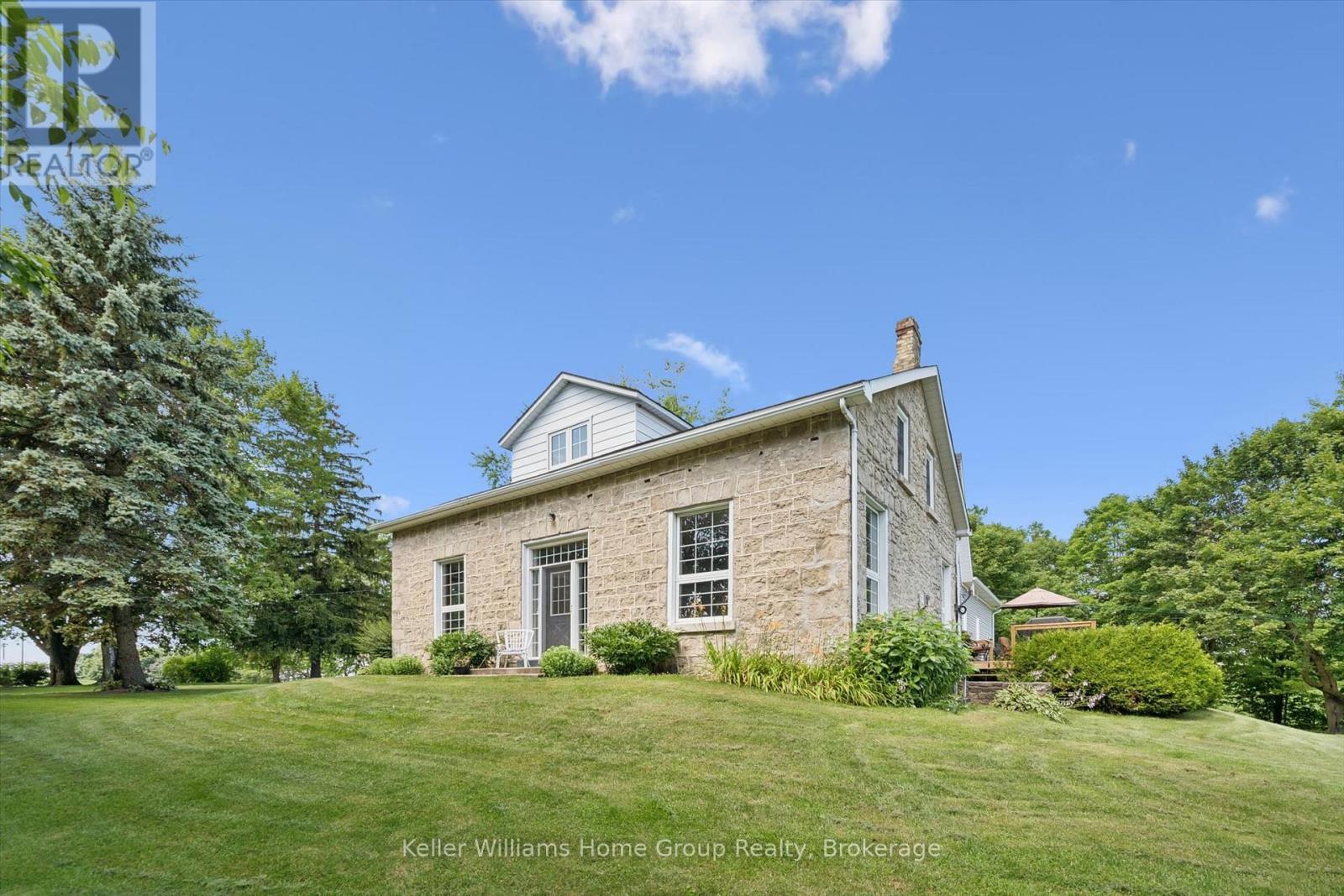 996 Scotland Street, Centre Wellington (Fergus), ON - Outdoor