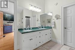 5pc primary ensuite - 