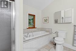 5pc primary ensuite - 