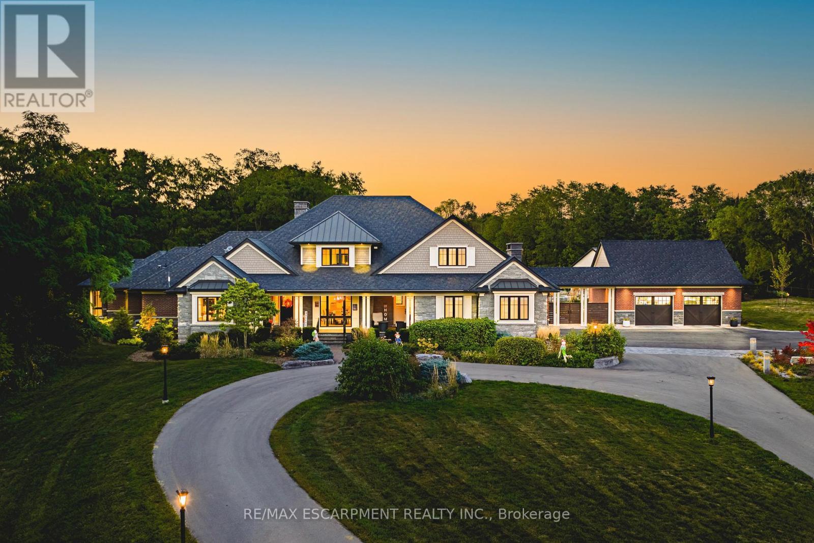 597 Old York Road, Burlington, ON - Outdoor With Facade