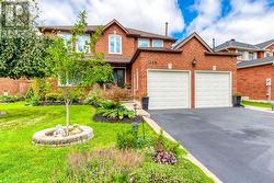 1469 REEVES GATE Oakville, ON L6M 3E2
