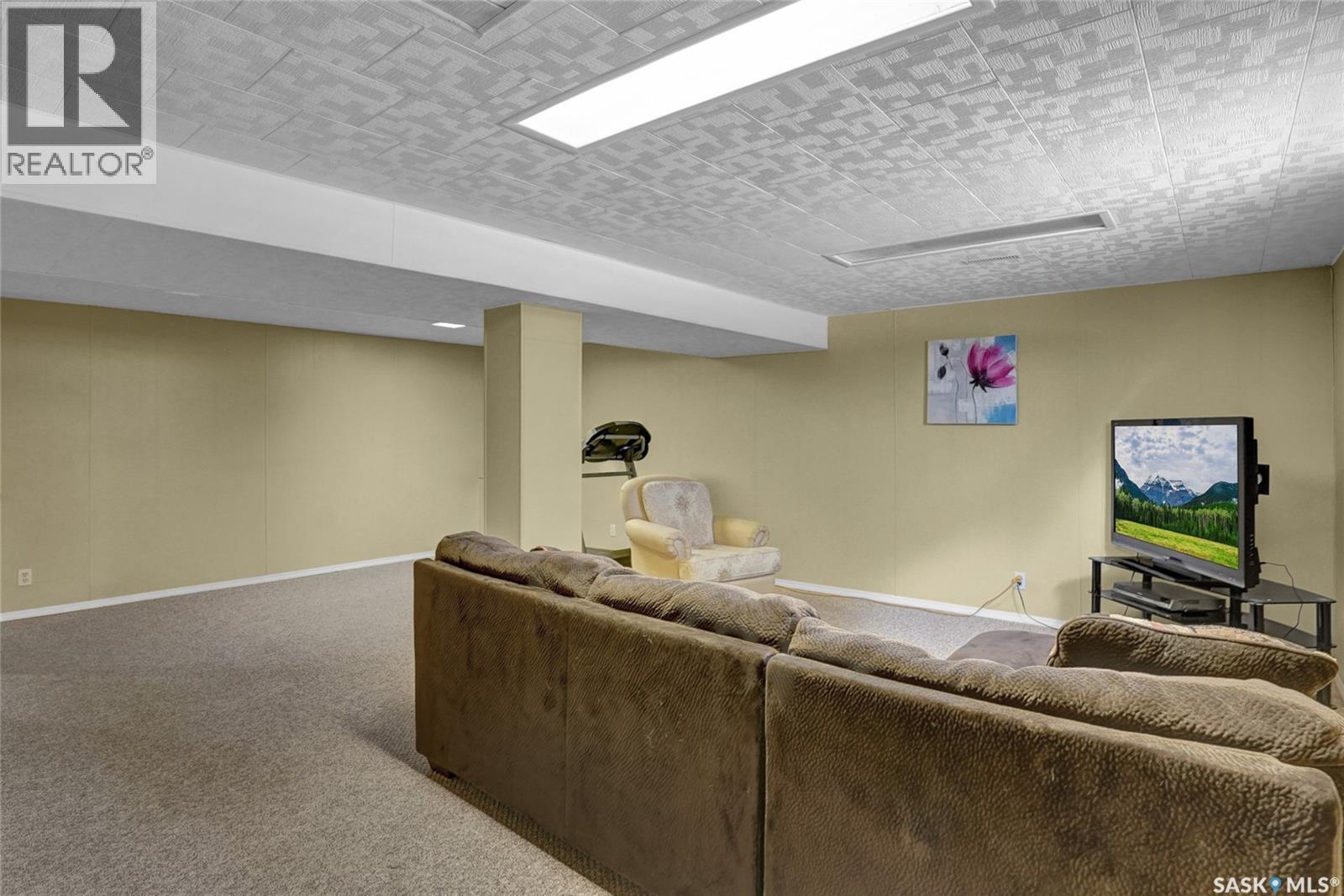 1385 Queen Crescent, Moose Jaw, SK - Indoor Photo Showing Basement