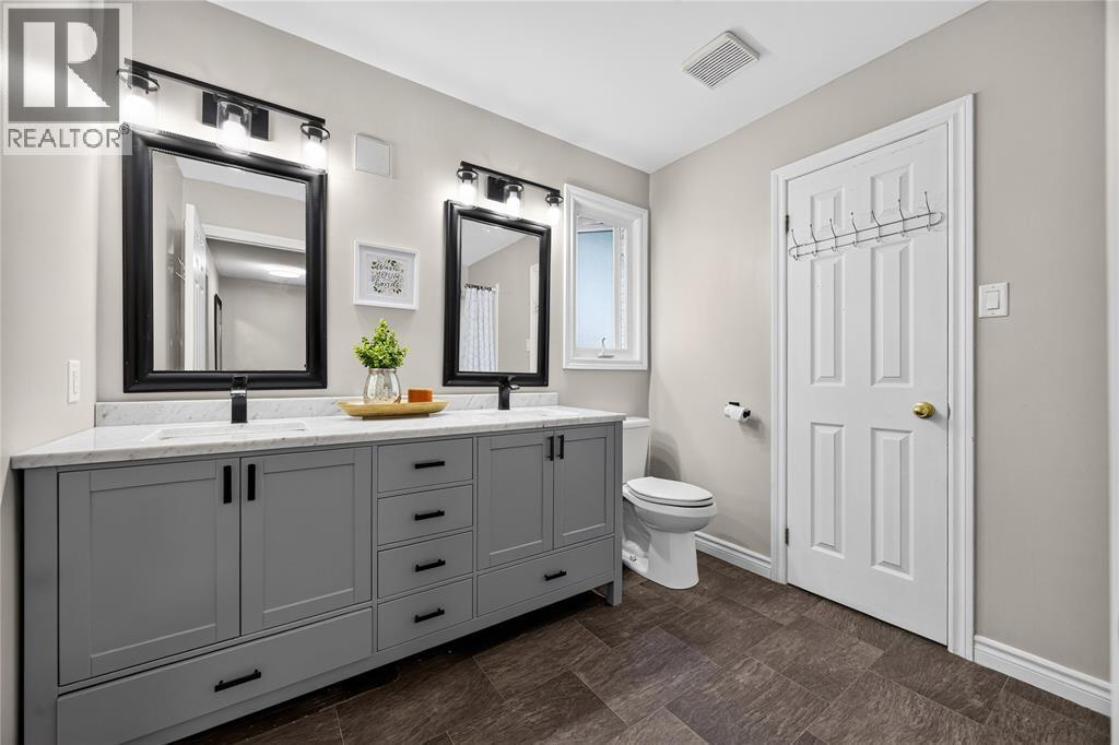 395 Brooktree Drive, St Clair, ON - Indoor Photo Showing Bathroom