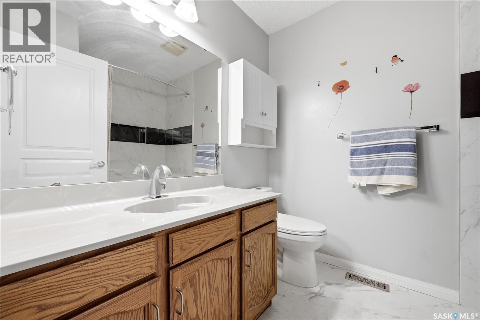 1054 Bayda Crescent, Regina, SK - Indoor Photo Showing Bathroom