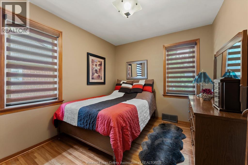1003 Isabelle Place, Windsor, ON - Indoor Photo Showing Bedroom