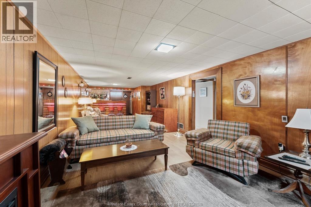 1003 Isabelle Place, Windsor, ON - Indoor Photo Showing Other Room