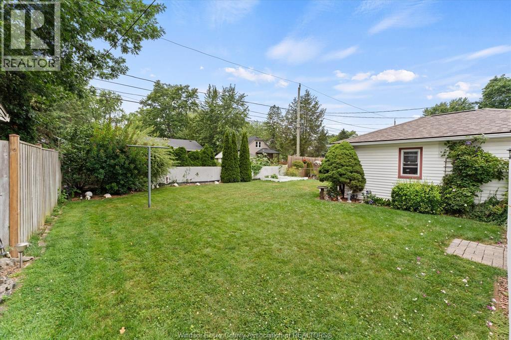 1003 Isabelle Place, Windsor, ON - Outdoor