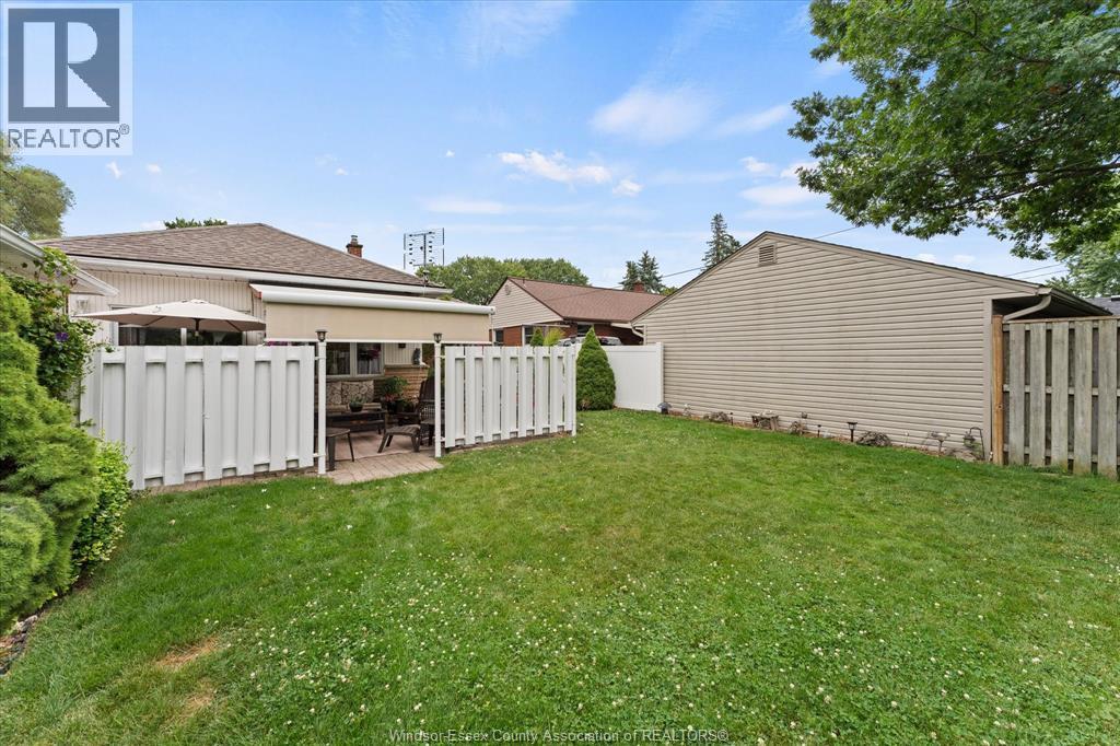 1003 Isabelle Place, Windsor, ON - Outdoor