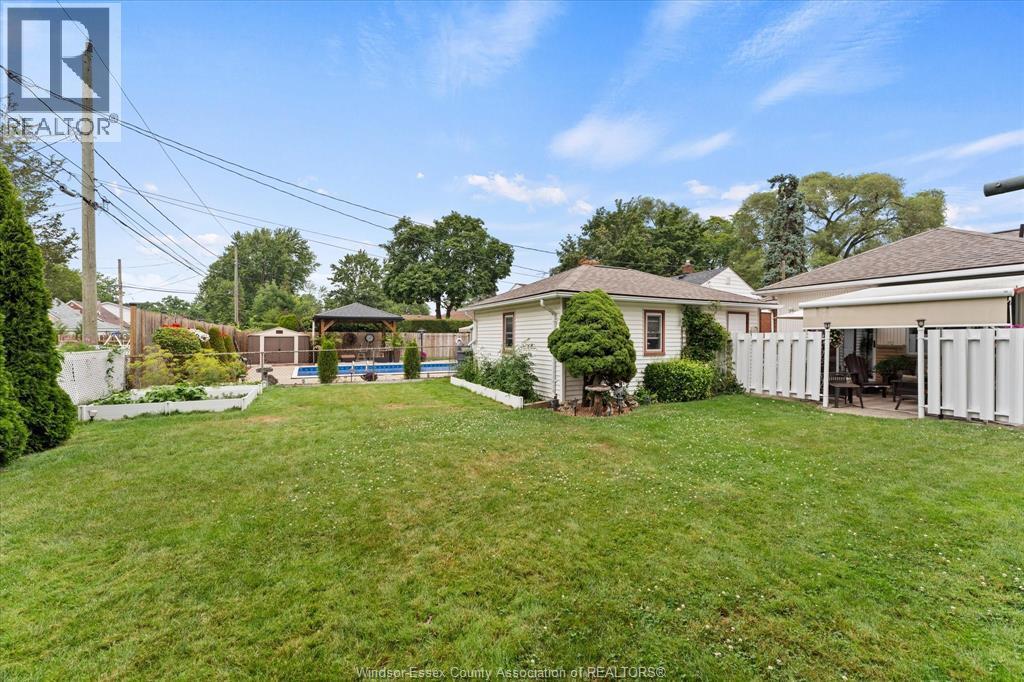 1003 Isabelle Place, Windsor, ON - Outdoor