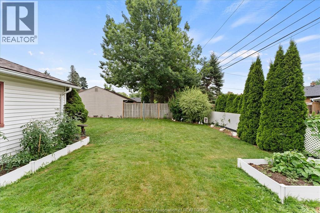 1003 Isabelle Place, Windsor, ON - Outdoor
