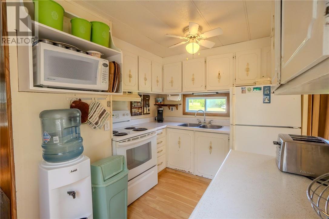 1200 River Road, Massey, ON