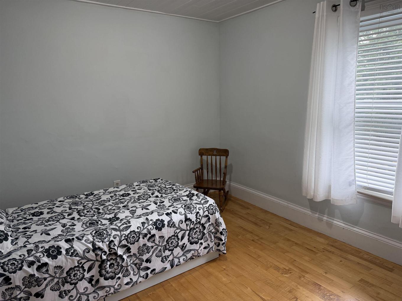 69 Alice Street, Truro, NS - Indoor Photo Showing Bedroom