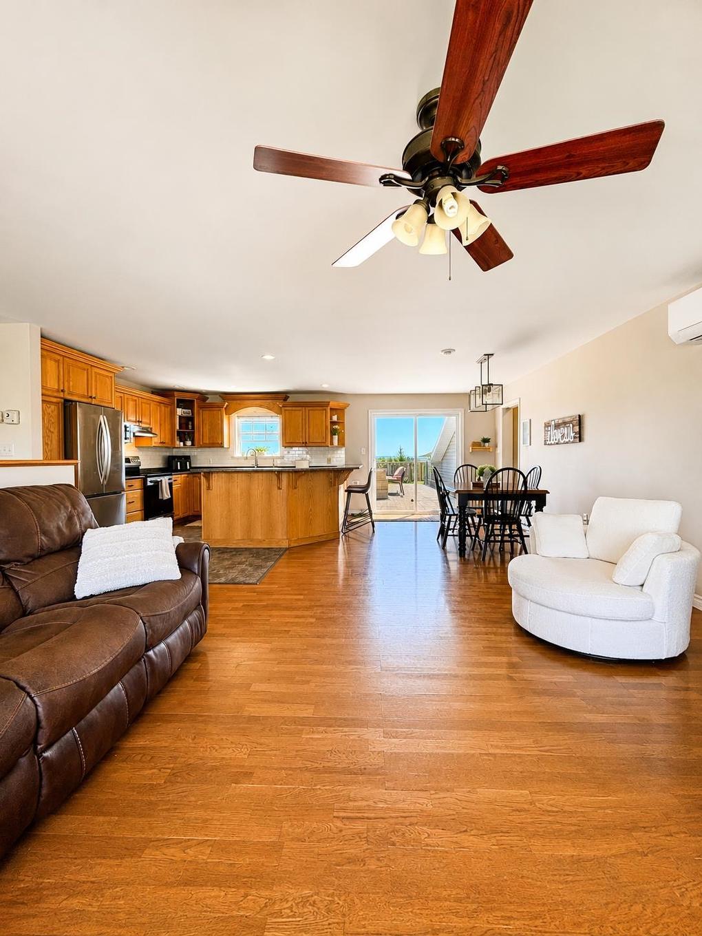 207 North Drive, Summerside, PE - Indoor Photo Showing Living Room