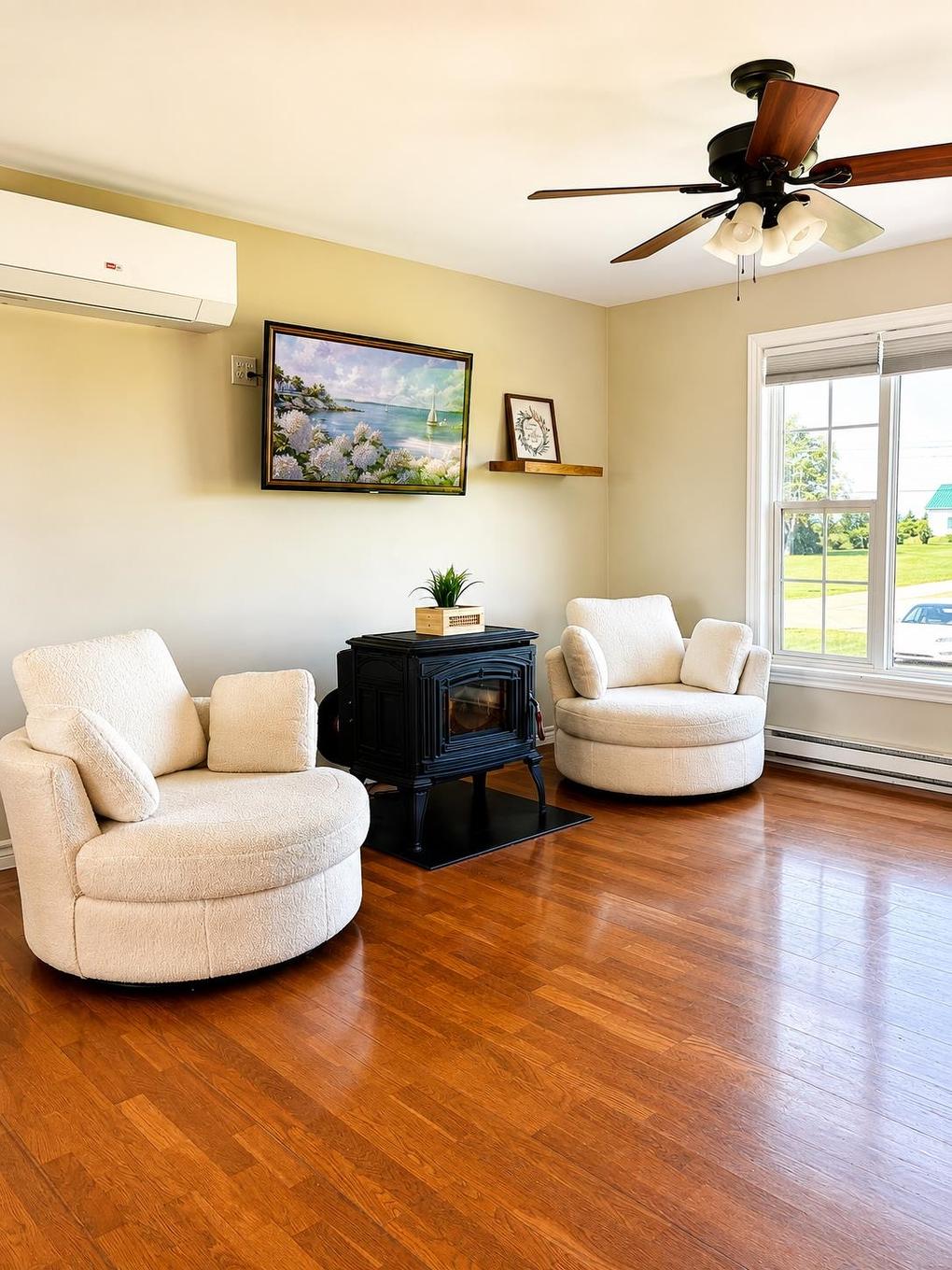 207 North Drive, Summerside, PE - Indoor Photo Showing Living Room