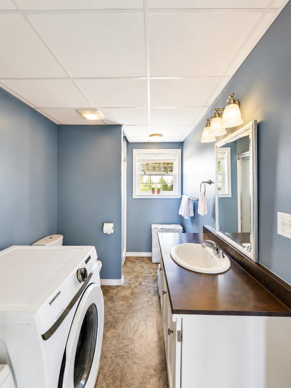 207 North Drive, Summerside, PE - Indoor Photo Showing Laundry Room