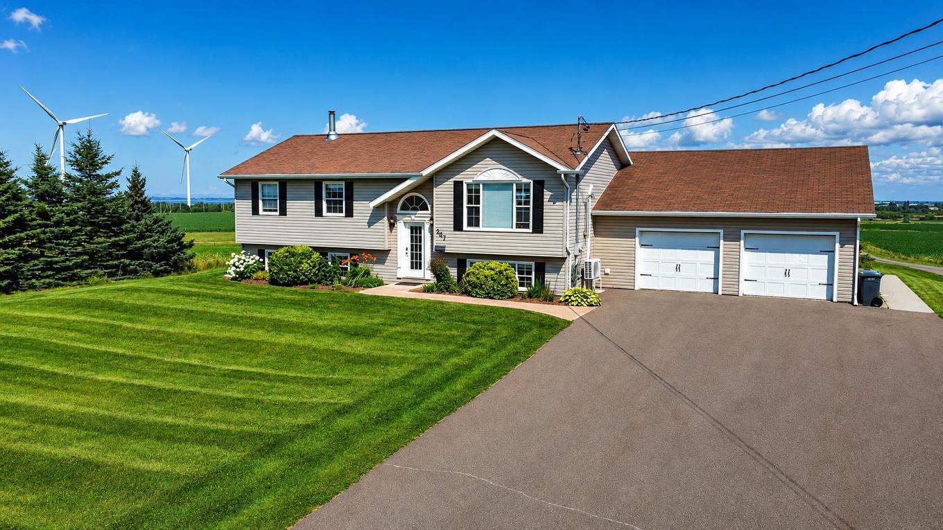 207 North Drive, Summerside, PE - Outdoor With Facade