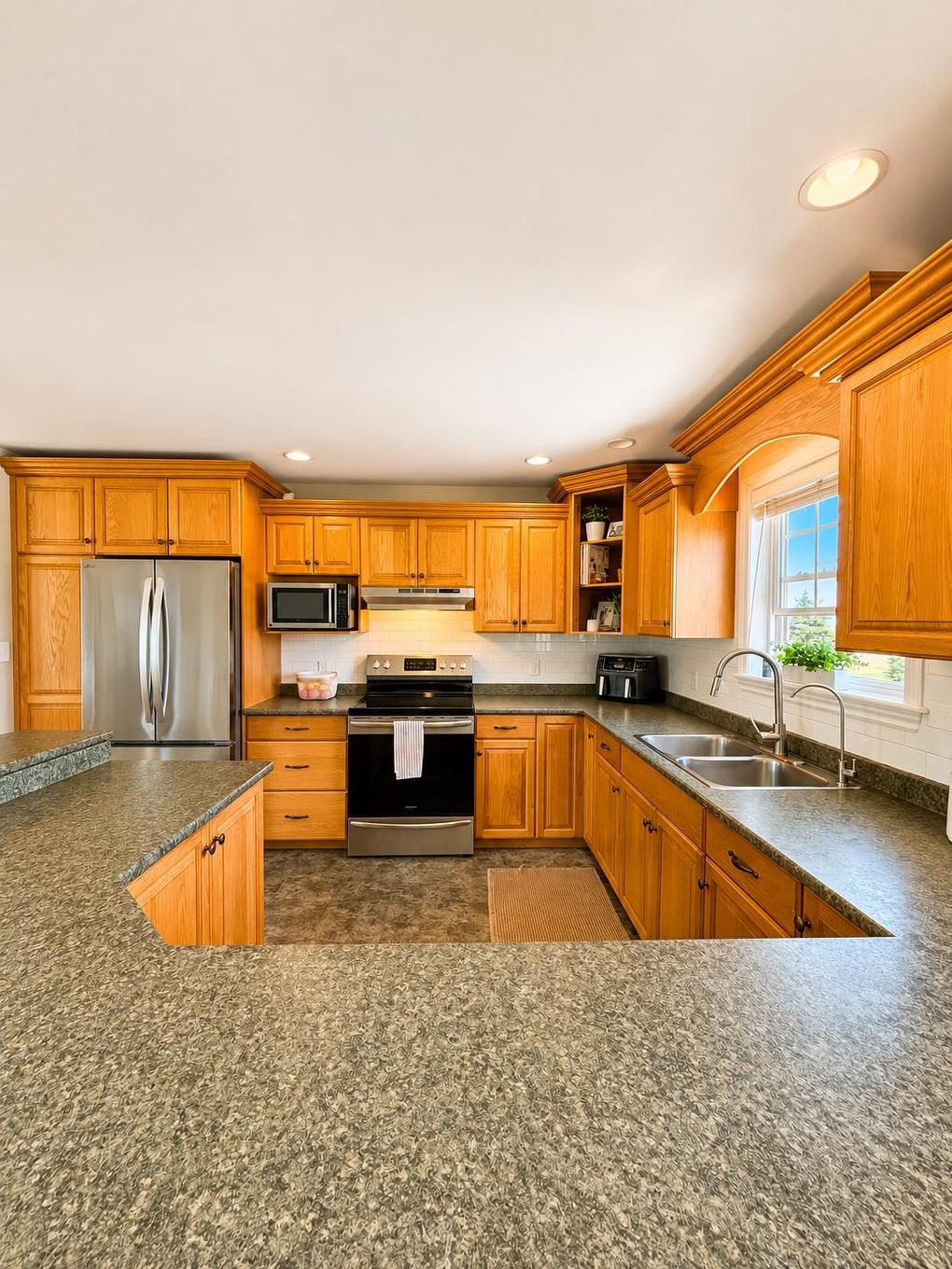 207 North Drive, Summerside, PE - Indoor Photo Showing Kitchen With Double Sink
