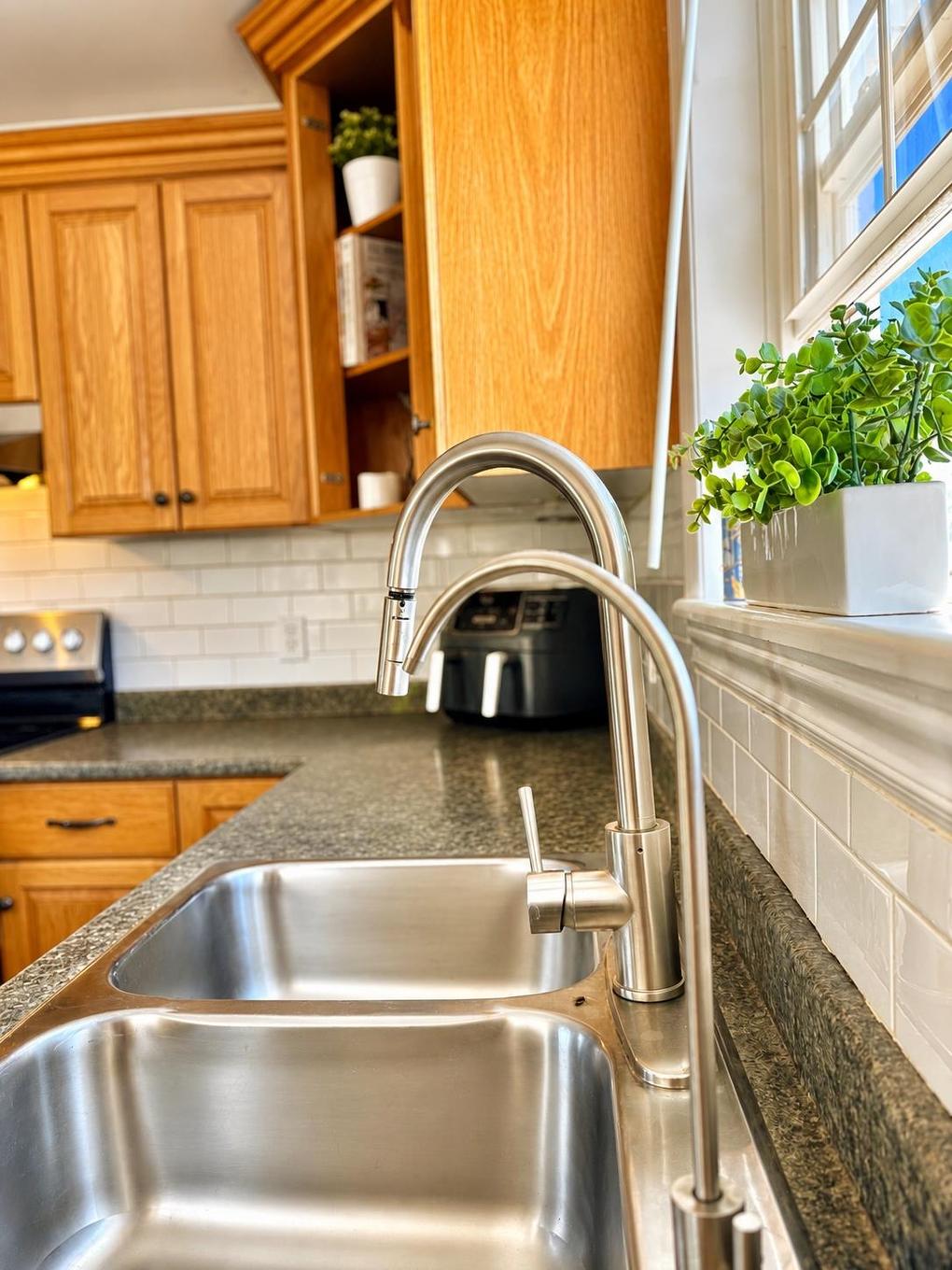 207 North Drive, Summerside, PE - Indoor Photo Showing Kitchen