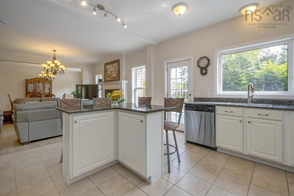 31 Grebe Avenue, Timberlea, NS - Indoor Photo Showing Kitchen