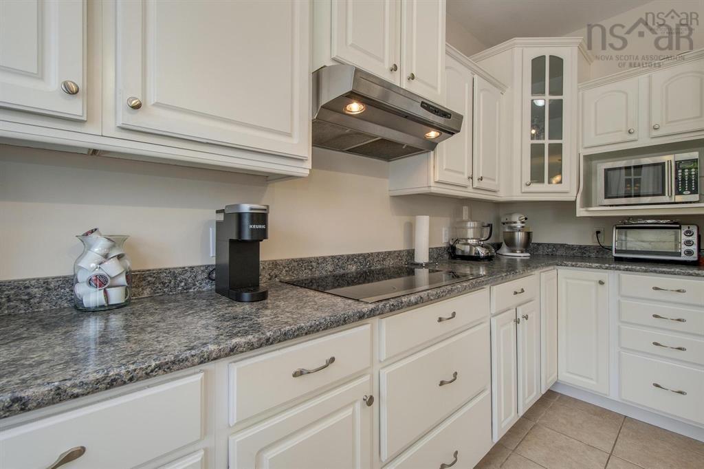 31 Grebe Avenue, Timberlea, NS - Indoor Photo Showing Kitchen