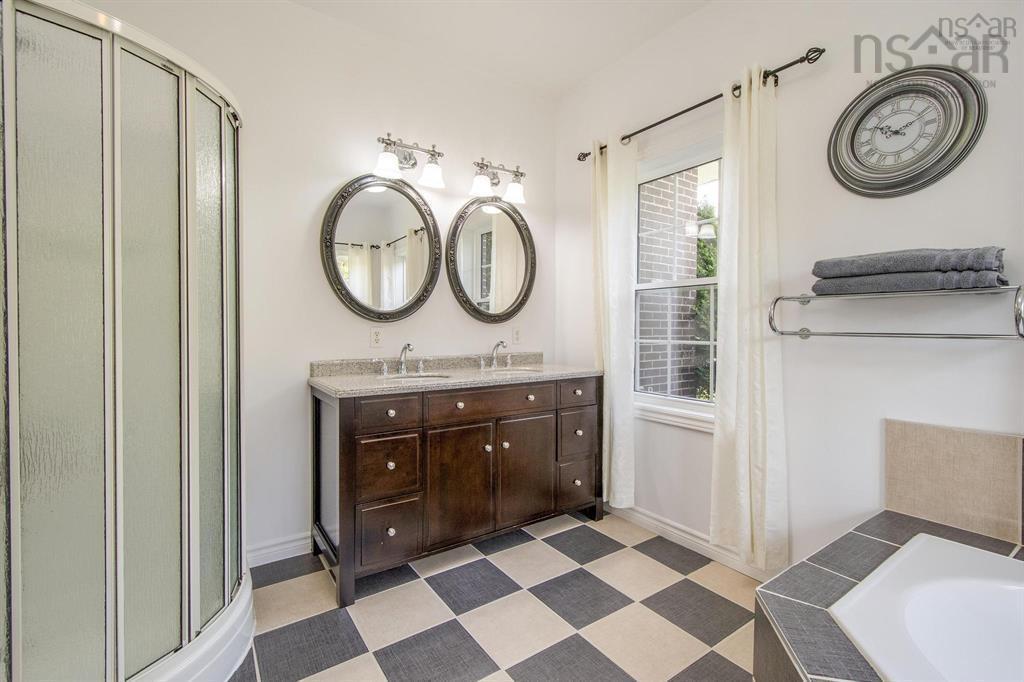 31 Grebe Avenue, Timberlea, NS - Indoor Photo Showing Bathroom