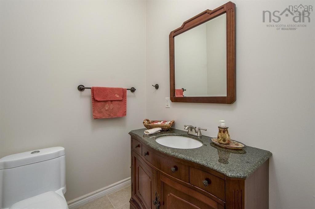 31 Grebe Avenue, Timberlea, NS - Indoor Photo Showing Bathroom