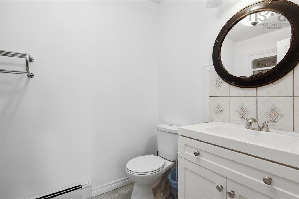 31 Grebe Avenue, Timberlea, NS - Indoor Photo Showing Bathroom