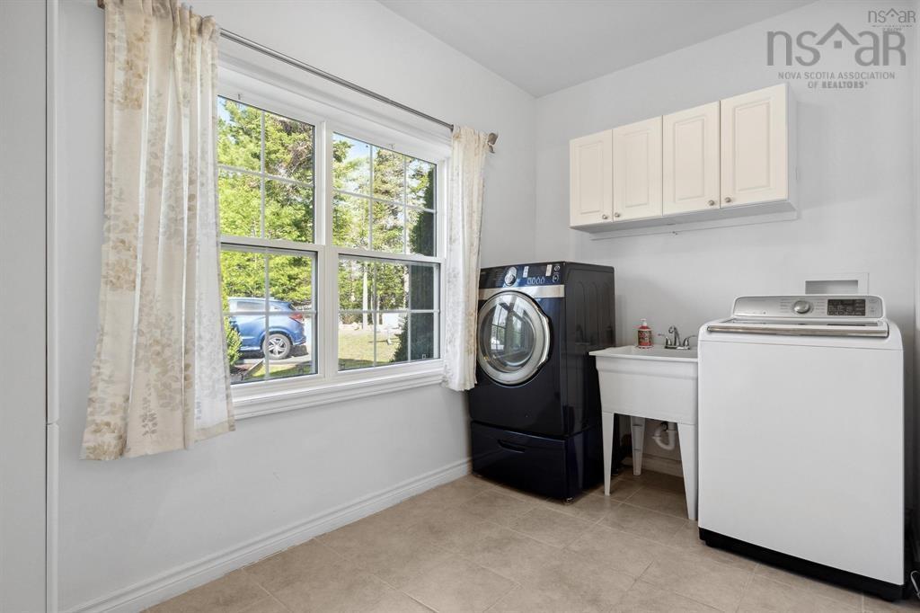 31 Grebe Avenue, Timberlea, NS - Indoor Photo Showing Laundry Room
