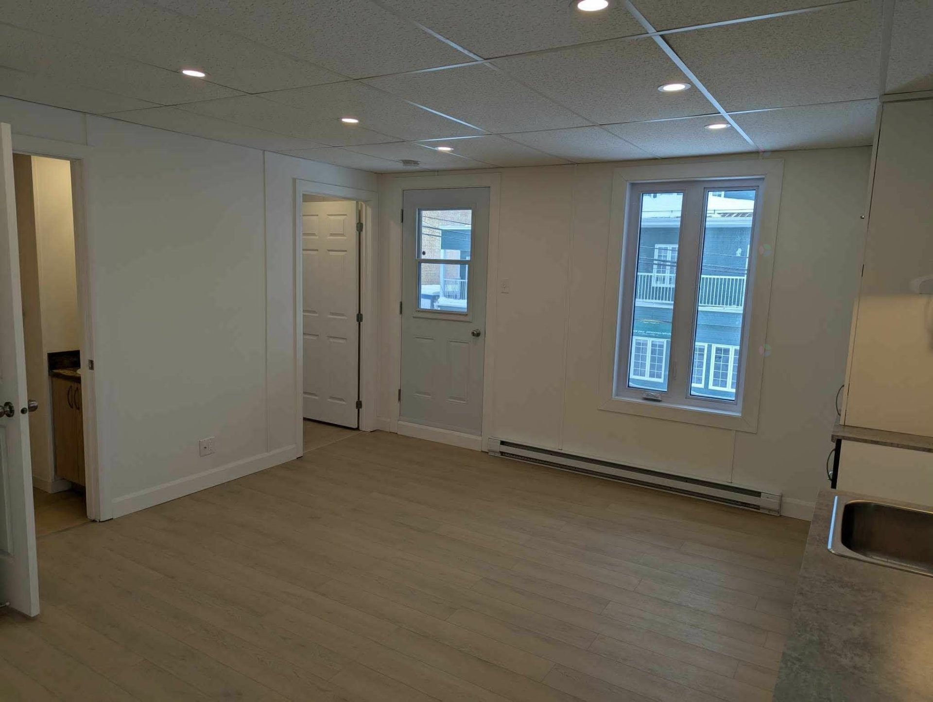 Overall view - 70 Rue Lapointe, Clermont, QC - Indoor Photo Showing Other Room