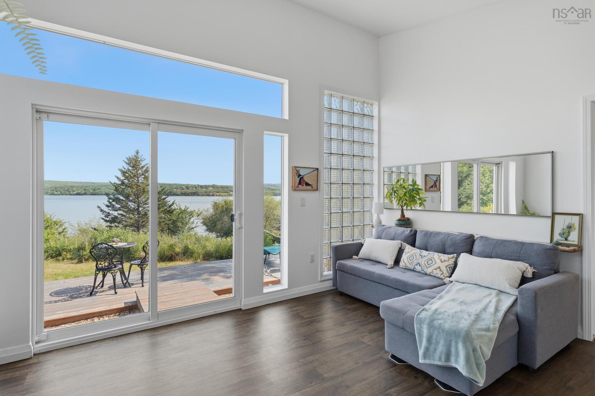 27 Thomas Road, Digby, NS - Indoor Photo Showing Living Room