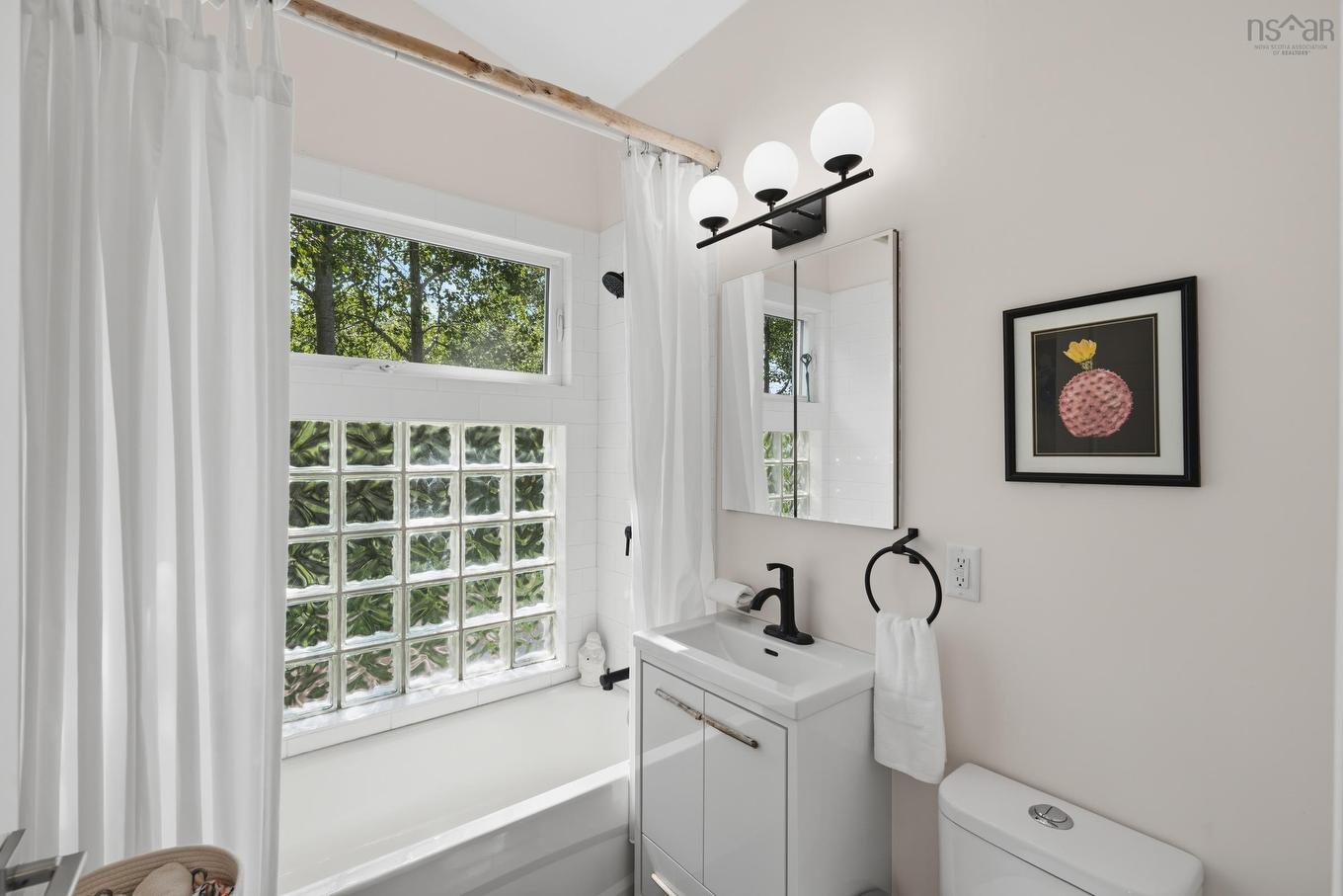 27 Thomas Road, Digby, NS - Indoor