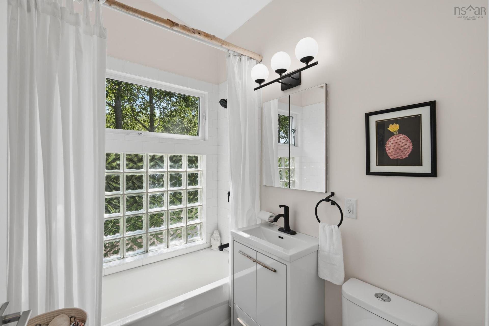 27 Thomas Road, Digby, NS - Indoor