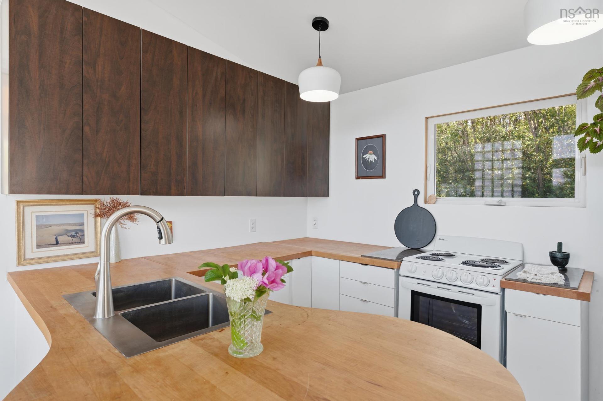 27 Thomas Road, Digby, NS - Indoor Photo Showing Kitchen With Double Sink