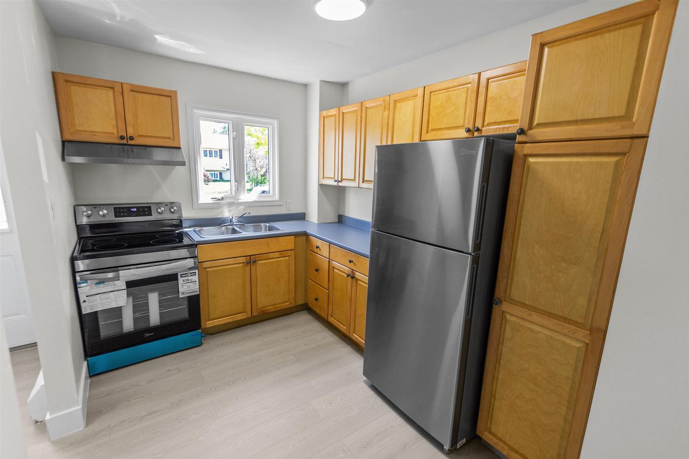 109 Westridge Crescent, Charlottetown, PE - Indoor Photo Showing Kitchen With Double Sink