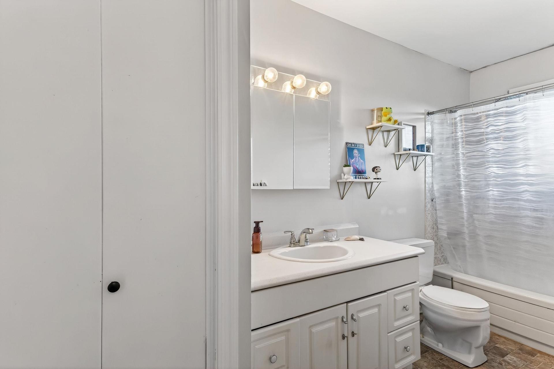 146 Lefurgey Avenue, Summerside, PE - Indoor Photo Showing Bathroom