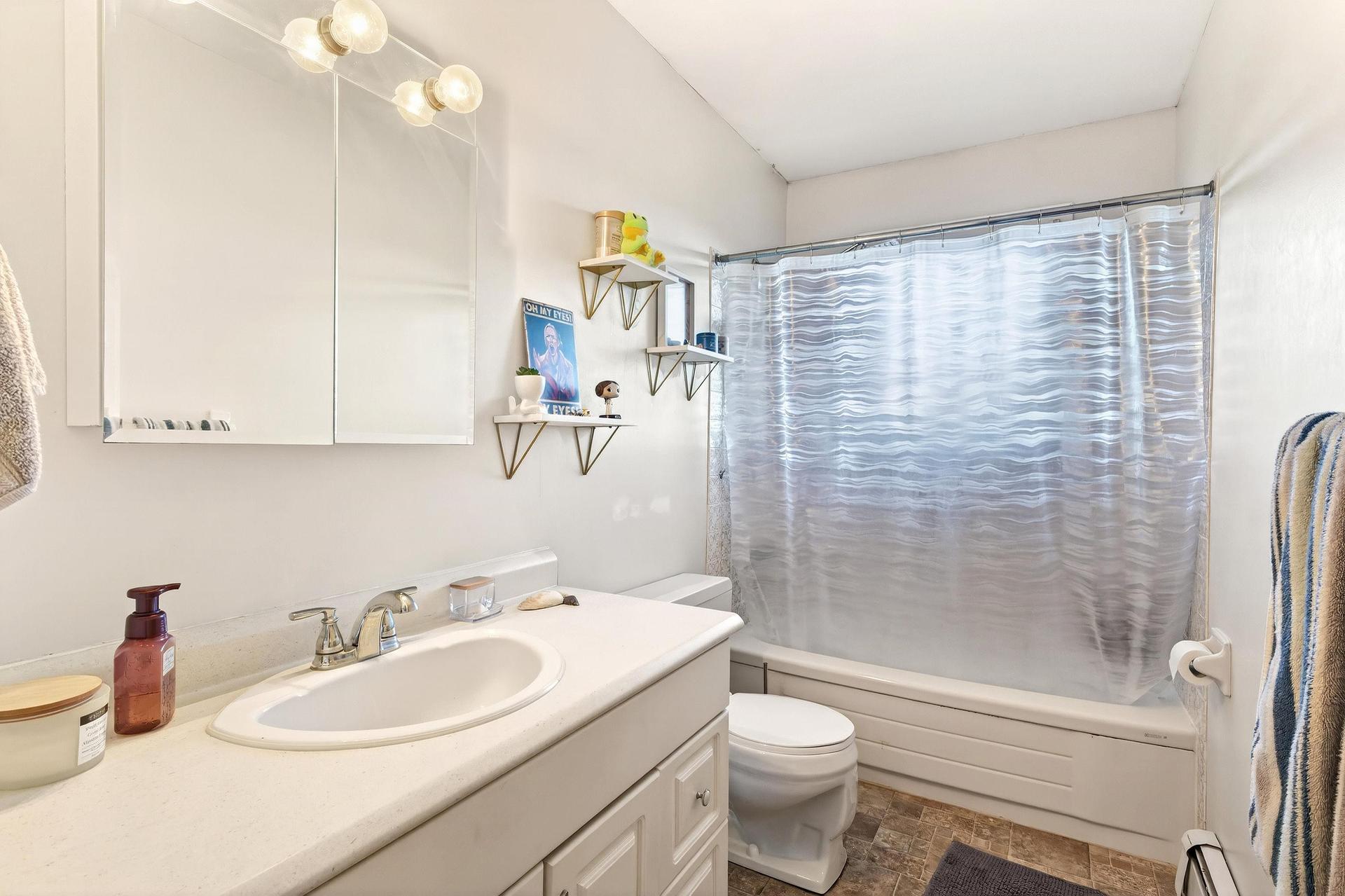 146 Lefurgey Avenue, Summerside, PE - Indoor Photo Showing Bathroom