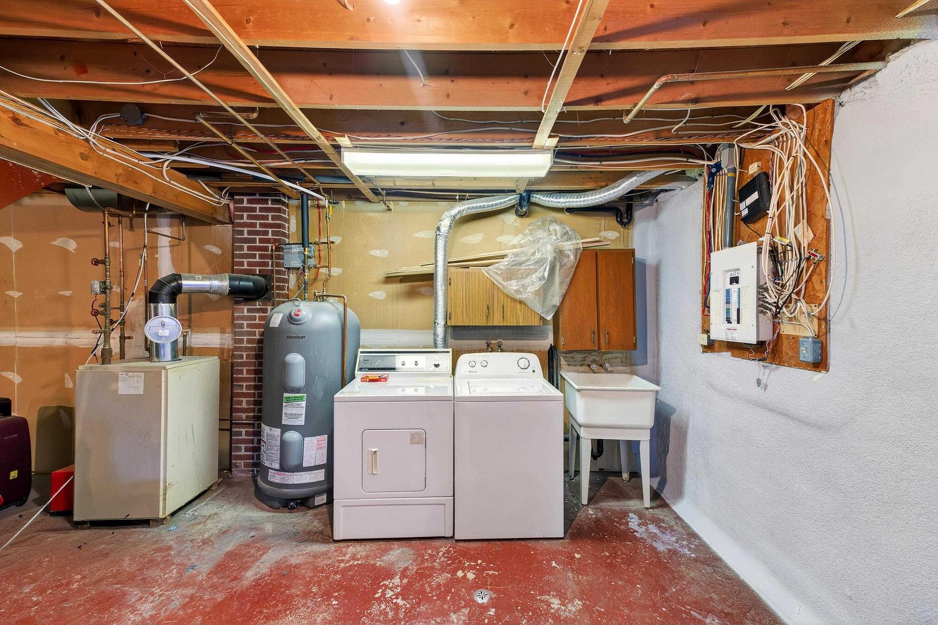 146 Lefurgey Avenue, Summerside, PE - Indoor Photo Showing Laundry Room