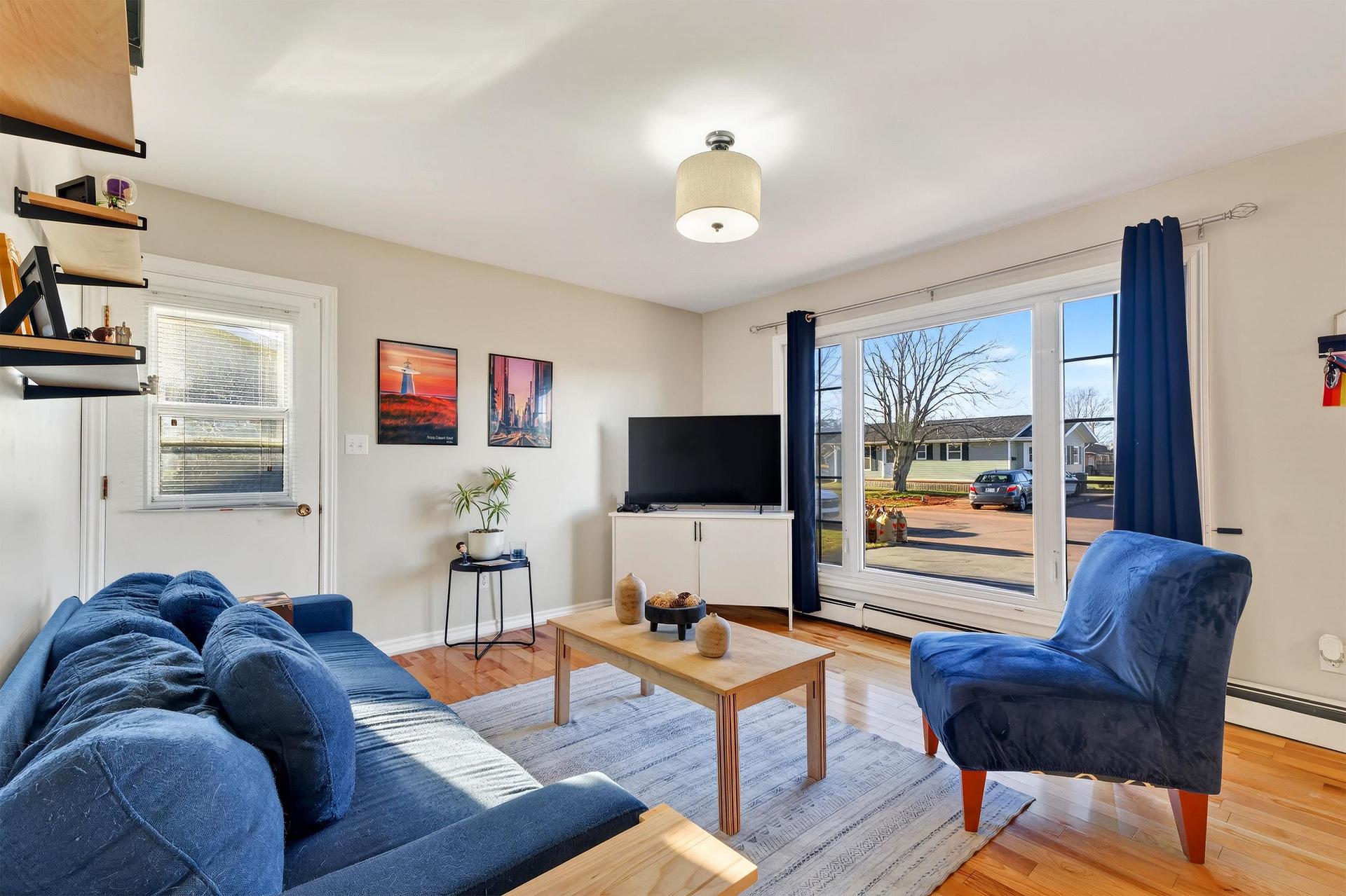 146 Lefurgey Avenue, Summerside, PE - Indoor Photo Showing Living Room